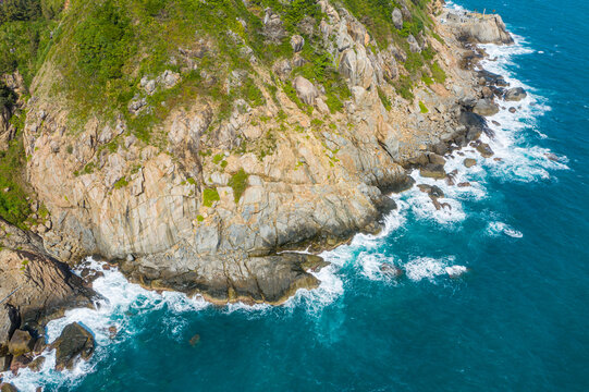 航拍海南陵水分界洲岛海边岩石