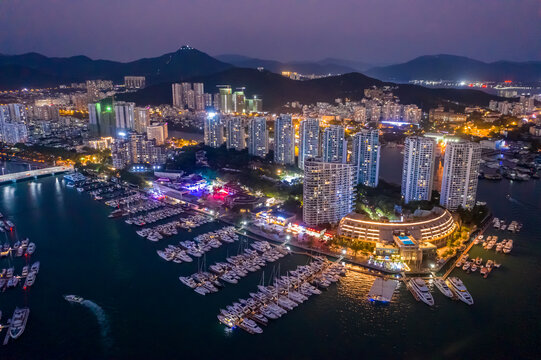 航拍海南三亚鸿洲游艇码头夜景