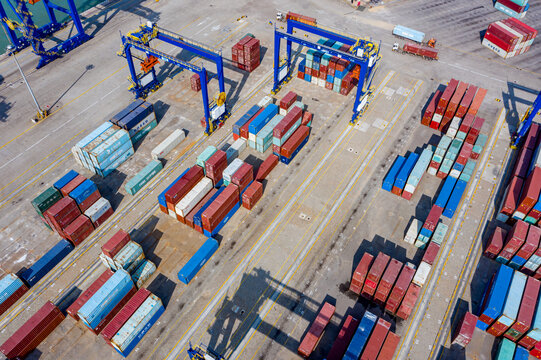 航拍海口港集装箱码头海运港口