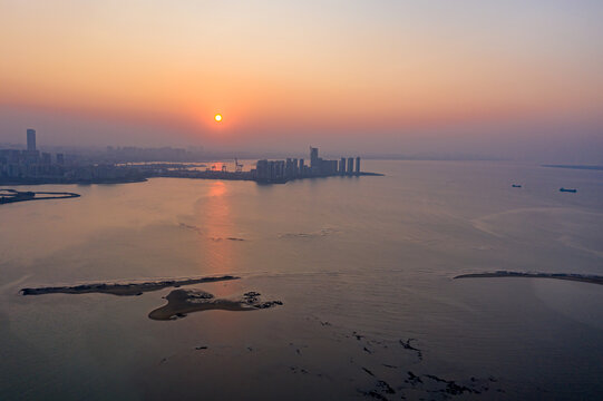 海南海口湾黄昏夕阳西下日落