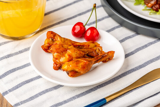 熟食卤味鸡翅根