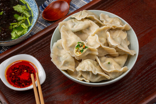 韭菜鸡蛋水饺