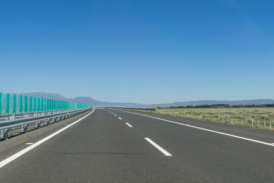 新疆塔城的道路公路背景