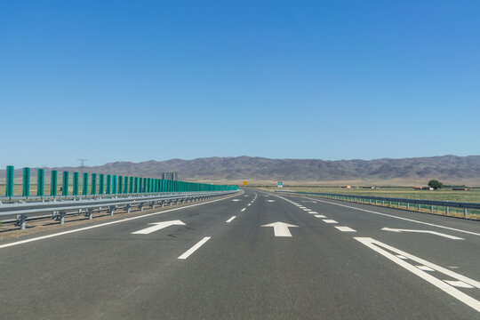 新疆塔城的道路公路背景