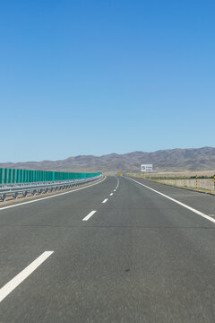 新疆塔城的道路公路背景