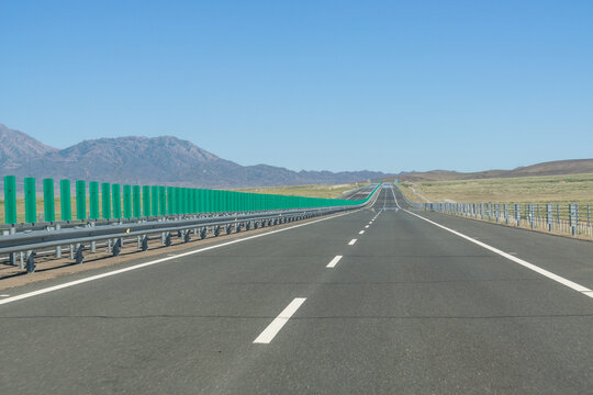 新疆塔城的道路公路背景