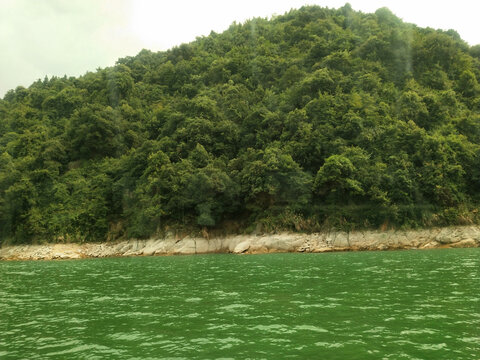 绿色海面山川