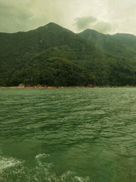 绿色海面山川