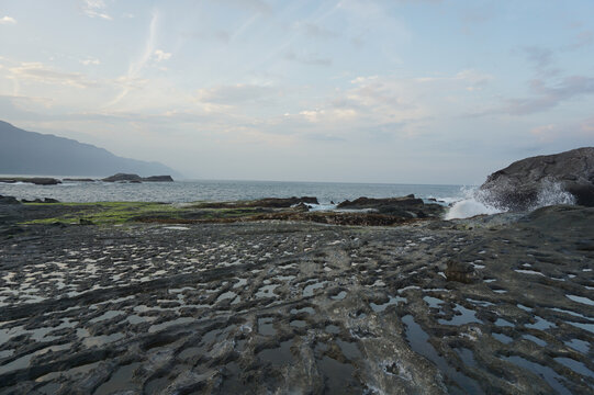 礁石海浪