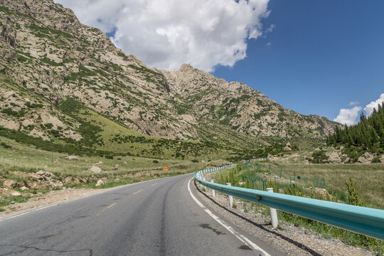 新疆G217独库公路自然风光