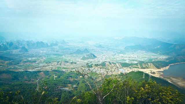 阳安圣山峰顶风光正北石面山