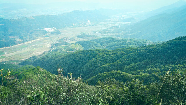 阳安圣山峰顶风光东南蓝伍廖