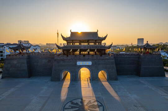 崇左太平古城朝阳门夕阳落日