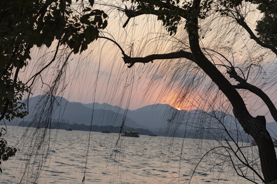 西湖晚霞夕照