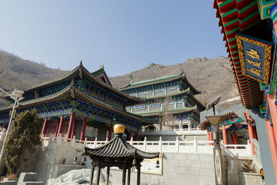 赤峰香山寺东殿廊前正殿景