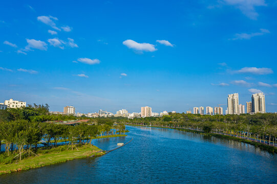 航拍海口美舍河凤翔湿地公园