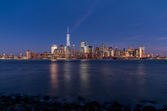 美国纽约城市天际线黄昏夜景