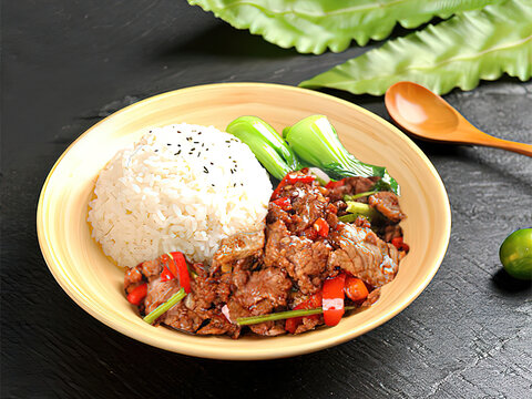 小炒黄牛肉盖码饭