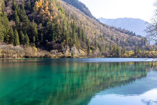 九寨沟湖光山色