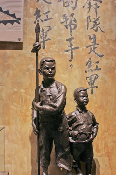 井冈山儿童团雕像