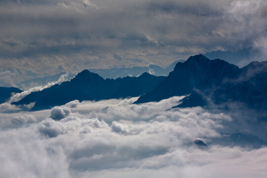 牛背山