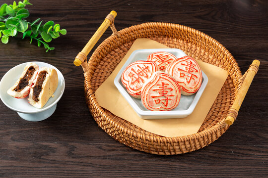 中国传统寿桃糕点