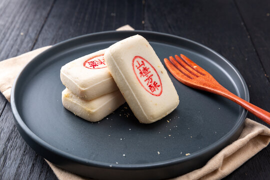 天津传统点心小吃山楂方酥糕点