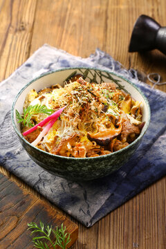 肥牛丼饭