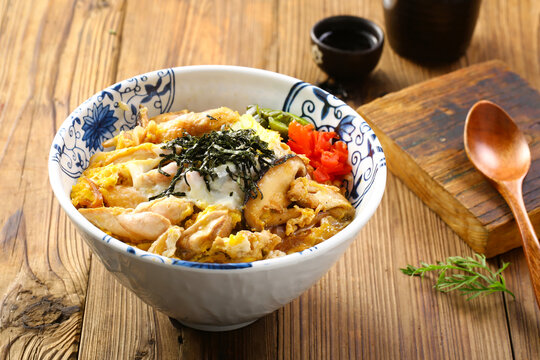 滑蛋鸡肉亲子丼饭