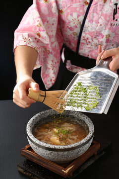 走地鸡炖煮柚子豆腐