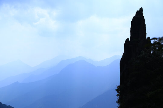 水墨群山