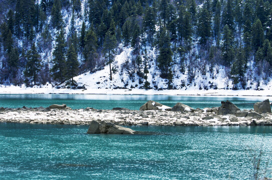 然乌湖景色