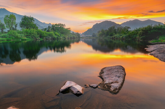 浙江温州雁荡山仙溪晚霞风景