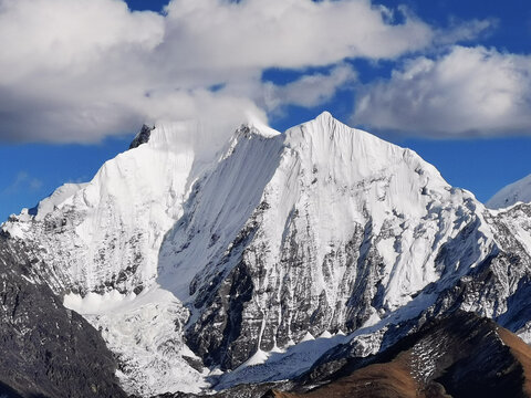 贡嘎山