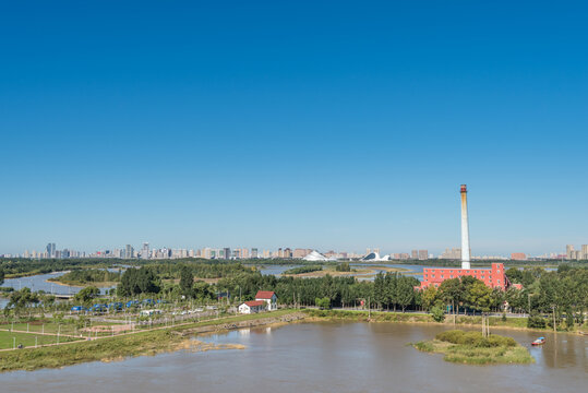 中国哈尔滨松花江城市风光