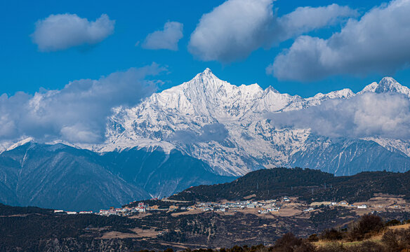 云南香格里拉梅里雪山