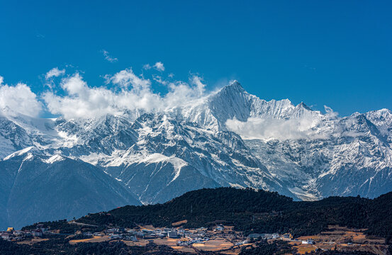 云南迪庆香格里拉梅里雪山