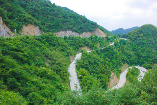 红岭盘山公路