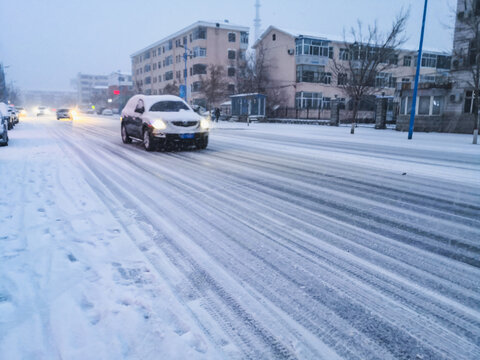 北方城市大雪街道