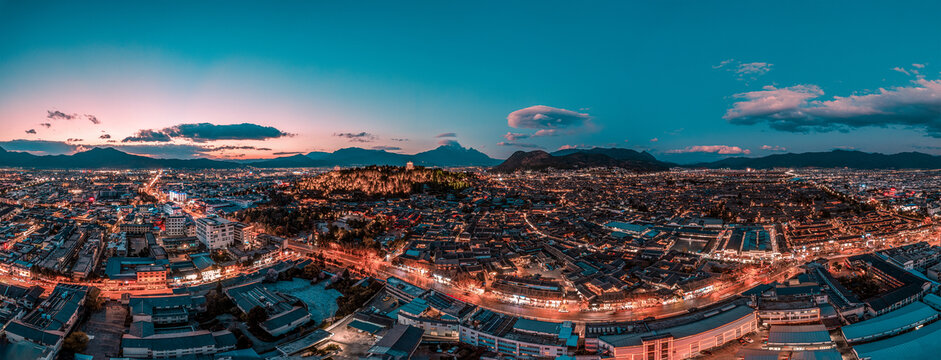 云南丽江古城夜景