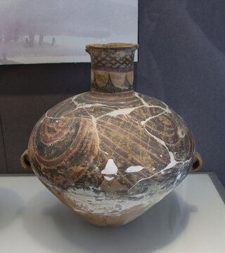 龙山文化彩陶罐
