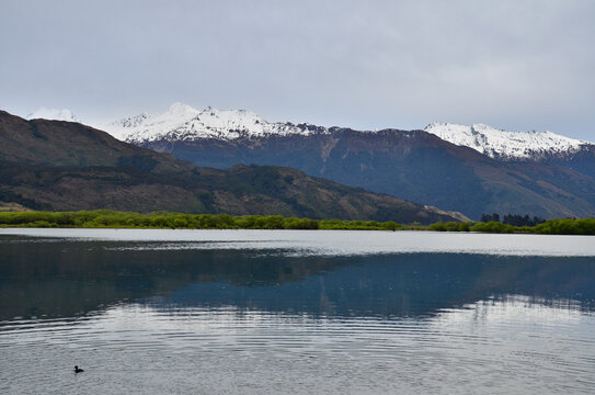 新西兰雪山湖泊风光