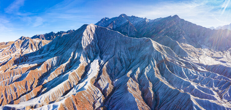 冬季高山沟壑雪景