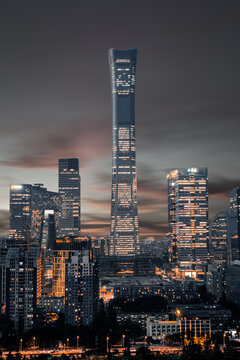 夜幕下的北京中国尊