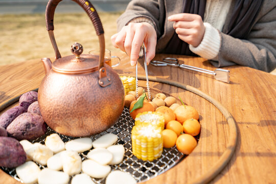 围炉煮茶吃水果