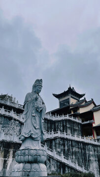 仰山栖隐寺菩萨像