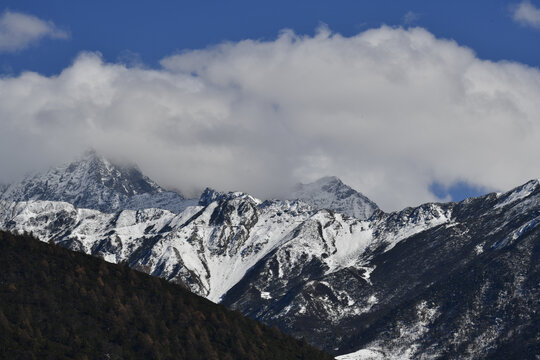 雪山云海