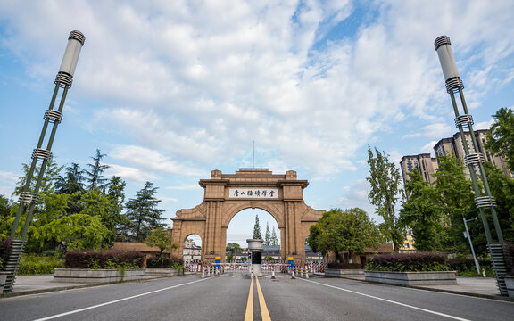 西南交通大学南门唐山路矿学堂