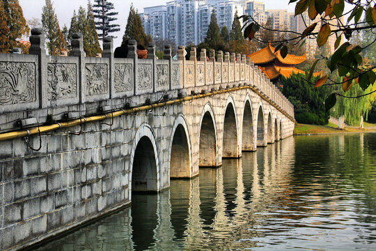 古逍遥津公园中式石桥