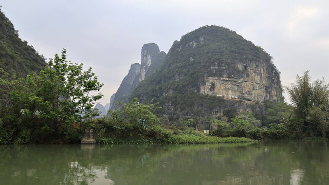 明仕田园黑水河风光